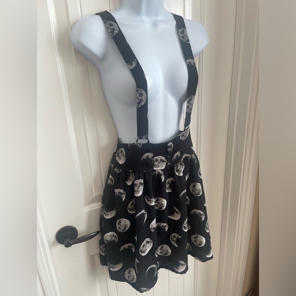 Hot Topic Moon Phase Suspender Skirt w/Wide Waistband & Fabric Buttons, Small - Picture 5 of 9